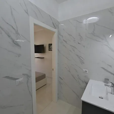 Bed & Breakfast La Bella - 3*