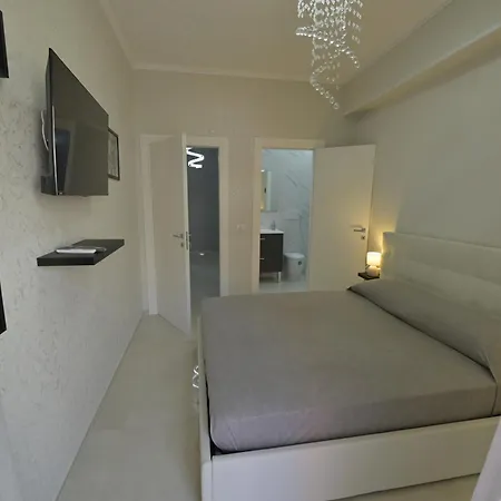 La Bella - Bed & Breakfast 3*