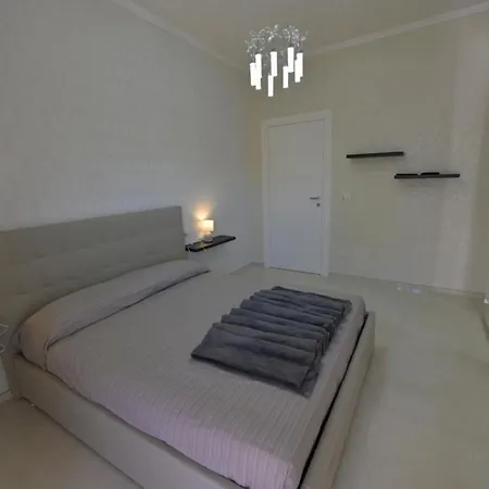 Bed & Breakfast La Bella - 3*